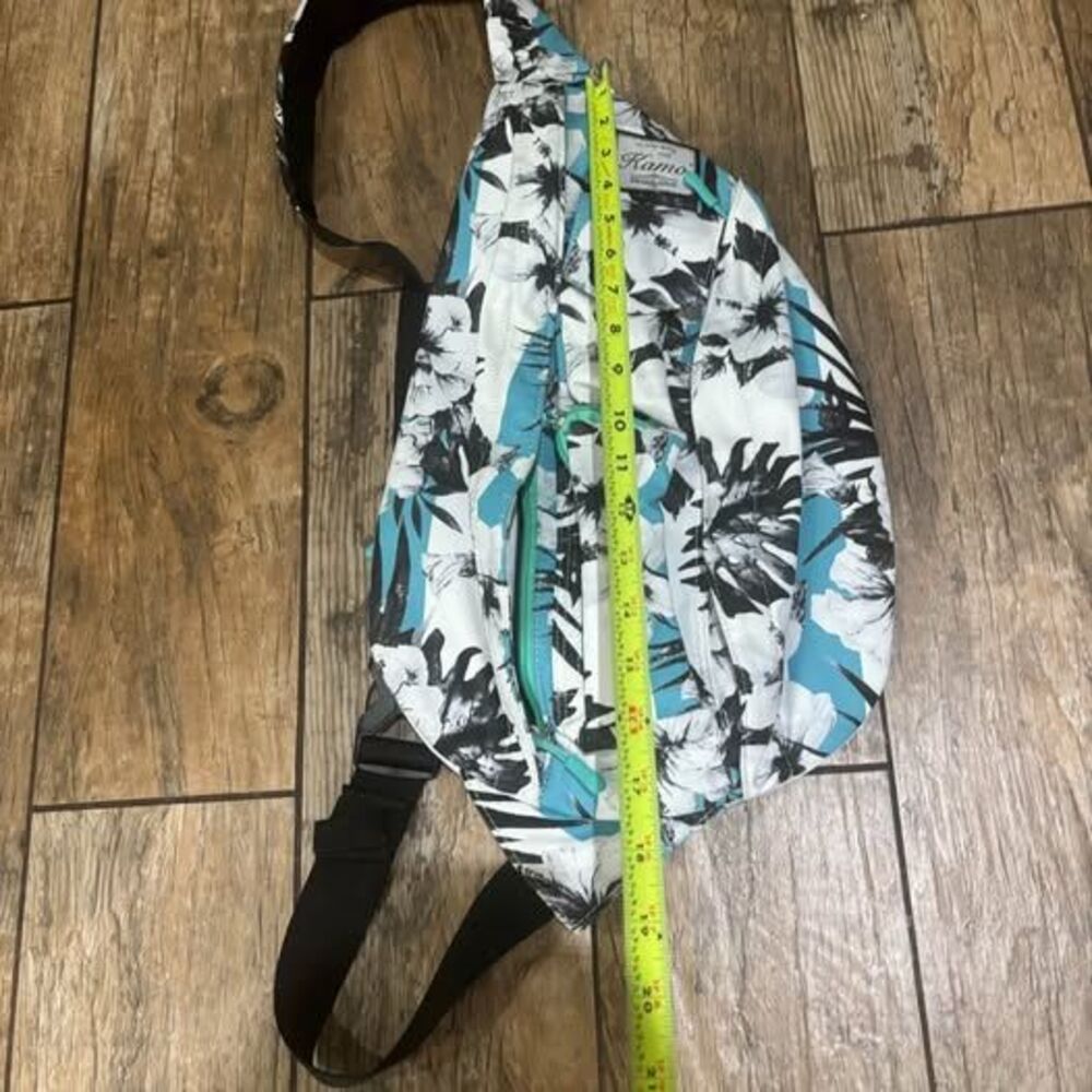 The Kamo Crossbody Sling Backpack Bag Beach Gym Floral - Picture 5 of 6